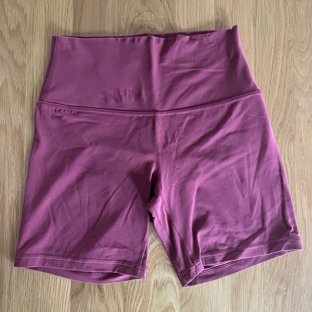 Lululemon align 6” shorts in Mulled Wine